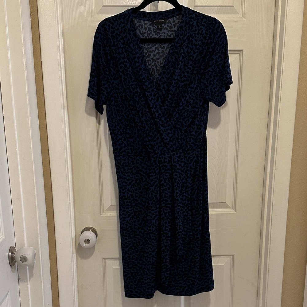 Banana Republic 💙🖤Animal Patterned Midi Dress💙🖤